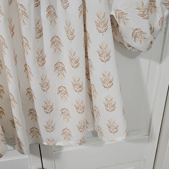 Old Navy White and Tan Leaf Print Blouse - Picture 8 of 10